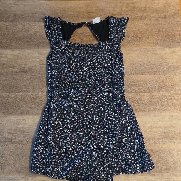 Abercrombie Kids -Floral Romper Shorts. Sz 11/12 - Picture 1 of 5